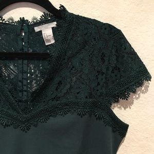 SOLD 💰 Lacey Sweetheart Blouse
